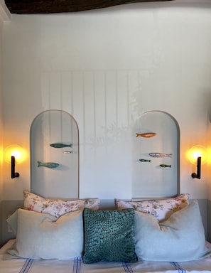 Strykjärn/strykbräda, wi-fi och sängkläder