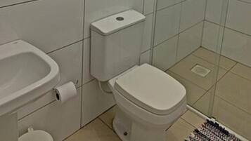 Traditional Single Room | Bathroom | Shower