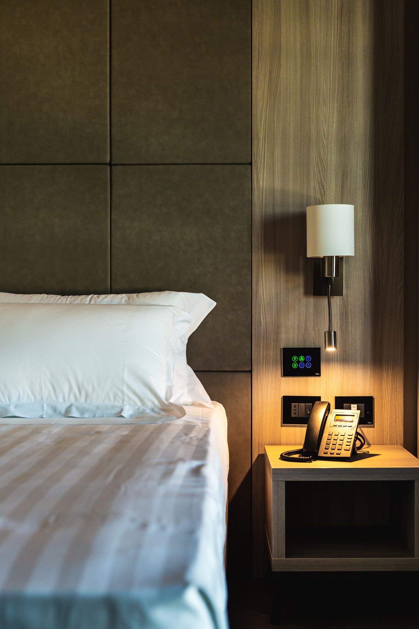 deluxe double or twin room | minibar, in-room safe, desk, blackout curtains