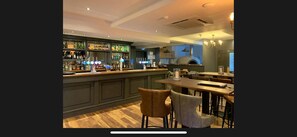 Bar (on property) - Sandy Feet 1st floor apartment with open plan living on The Bay, Filey (Primrose Valley)