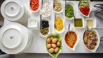 Daily cooked-to-order breakfast for a fee