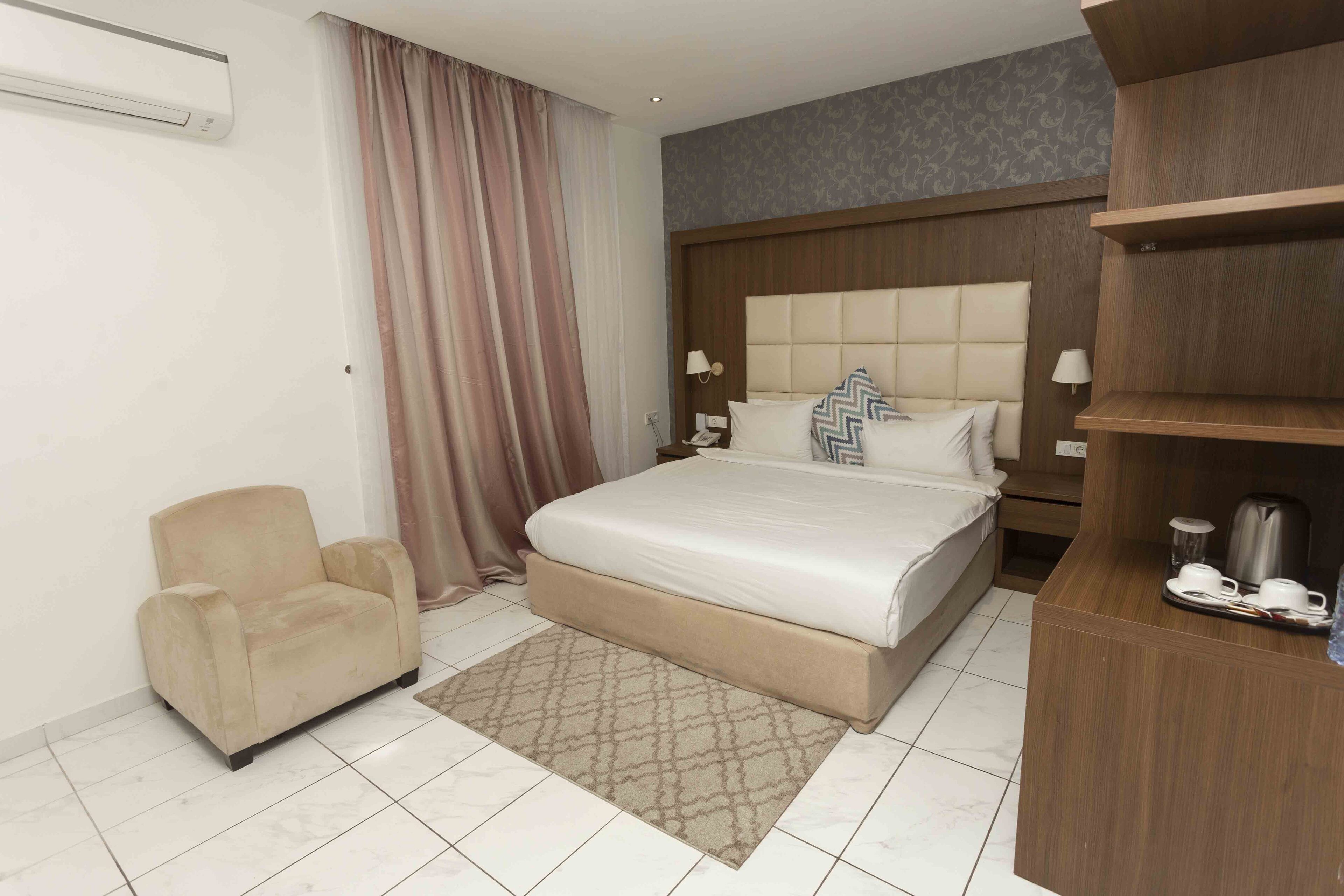 Photo - San Marino Hotel