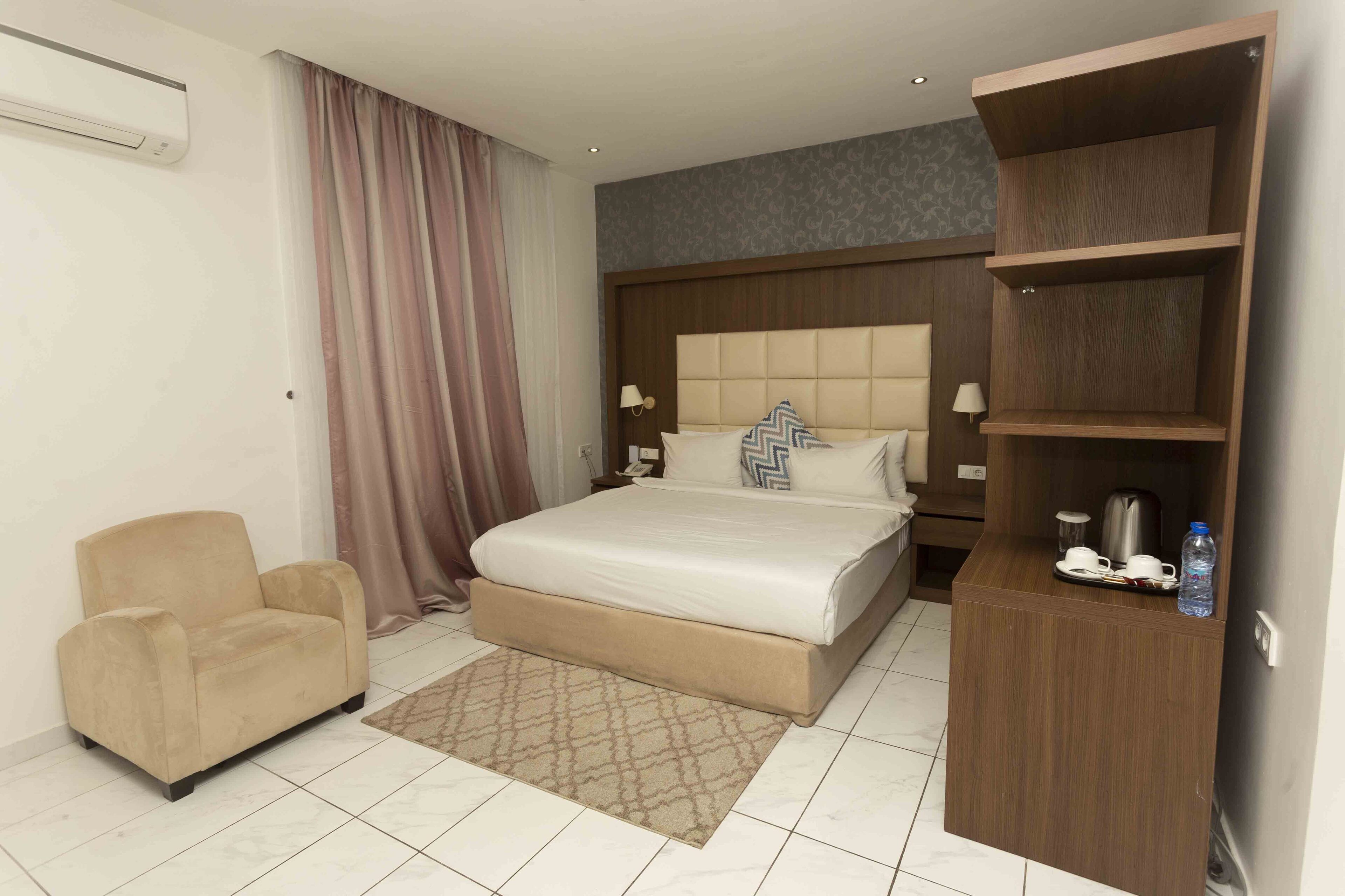 Photo - San Marino Hotel
