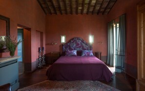 5 bedrooms, iron/ironing board, travel cot, free WiFi - Private villa with pool with panoramic view inside organic wine resort (Arezzo)
