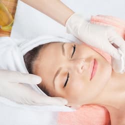 Couples treatment rooms, body treatments, deep-tissue massages