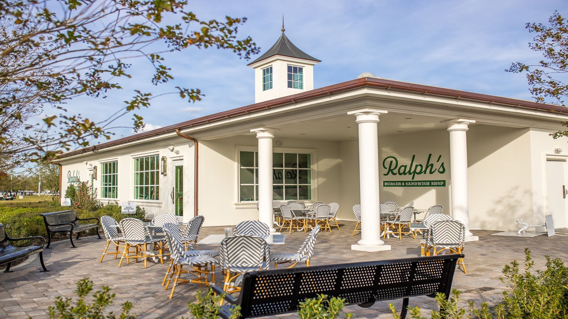 7 restaurants, breakfast, lunch, dinner served; southern cuisine