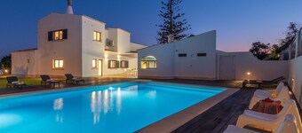 Luxury Villa with Heatable Pool and BBQ