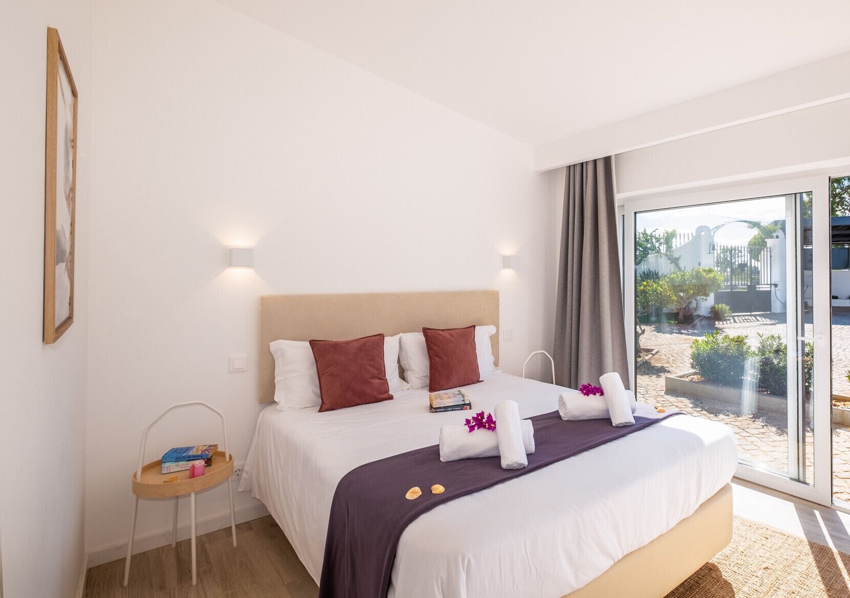 8 habitaciones, tabla de planchar con plancha y wifi gratis 