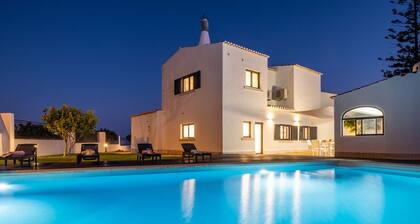 Luxury 8BR w/ Heatable Pool, Sea View & BBQ