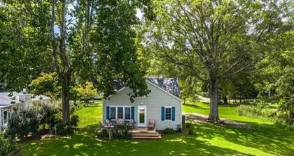 Cheery Waterfront Cottage w/Boat Dock