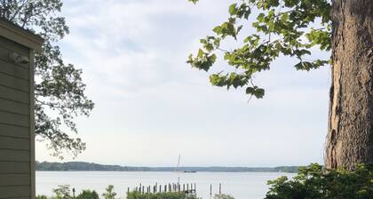 Cheery Waterfront Cottage w/Boat Dock