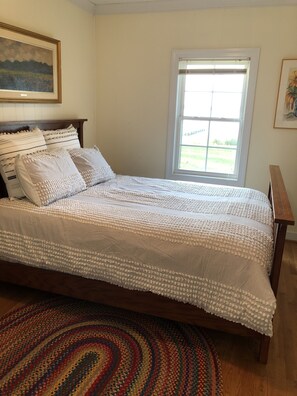 2 bedrooms, desk, free WiFi, bed sheets