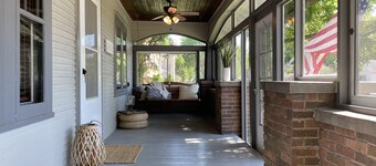 Downtown Waconia Charmer!