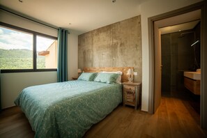 4 Schlafzimmer, Bügeleisen/Bügelbrett, WLAN, Bettwäsche