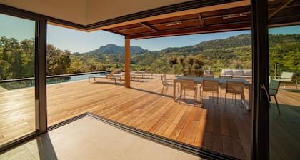 The superb, modern, comfortable CORIAN villa in the heart of the Estérel massif