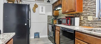 Easy Livin` By Easton: Hot tub, Family Friendly, 6 minutes from Easton Town Center