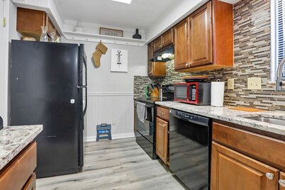 Easy Livin` By Easton: Hot tub, Family Friendly, 6 minutes from Easton Town Center