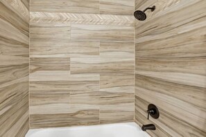 Hair dryer, towels - Easy Livin` By Easton: Hot tub, Family Friendly, 6 minutes from Easton Town Center (Columbus)