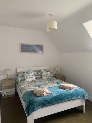 2 bedrooms, iron/ironing board, travel cot, free WiFi