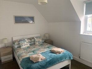 2 bedrooms, iron/ironing board, travel cot, free WiFi