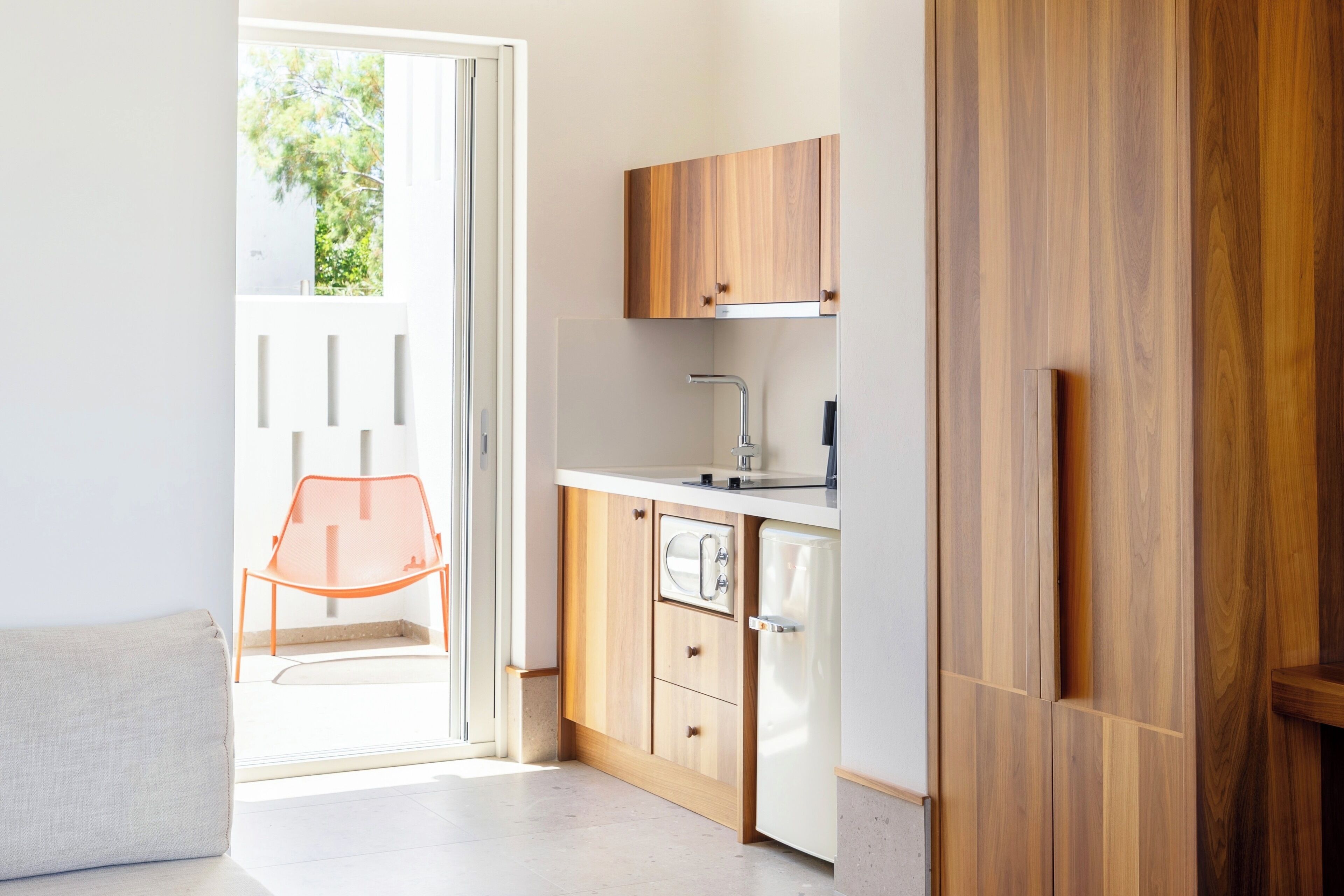 Friends & Family Suite Private Pool Side Sea View | Private kitchen | Mini-fridge, espresso maker, coffee/tea maker, electric kettle