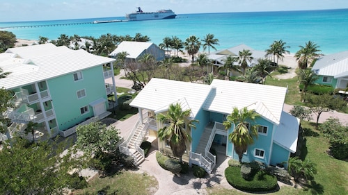 Bimini Nest Cozy Studio, Steps from the Beach