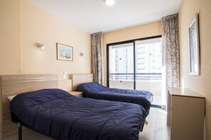 1 bedroom, iron/ironing board, WiFi, bed sheets - LUXMAR 2ND  (venidor)