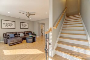 TV - Town Center Executive Condo (Columbia)