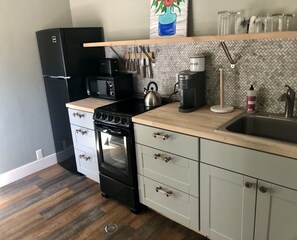 Private kitchen - Fabulous Modern One Bedroom King Suite. (Bigfork)