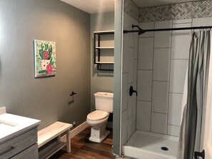 Bathroom - Fabulous Modern One Bedroom King Suite. (Bigfork)
