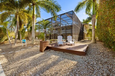 Seaside Villa Destin - Single home with privat pool in the heart of Pine island
