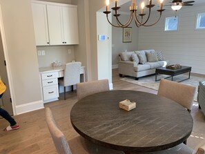 Interior - LakePoint Basecamp 4BR — Promo Rates Applied (Acworth)