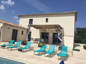 Outdoor dining - Former Sheepfold entirely renovated and its private heated swimming pool  (BESSAS)