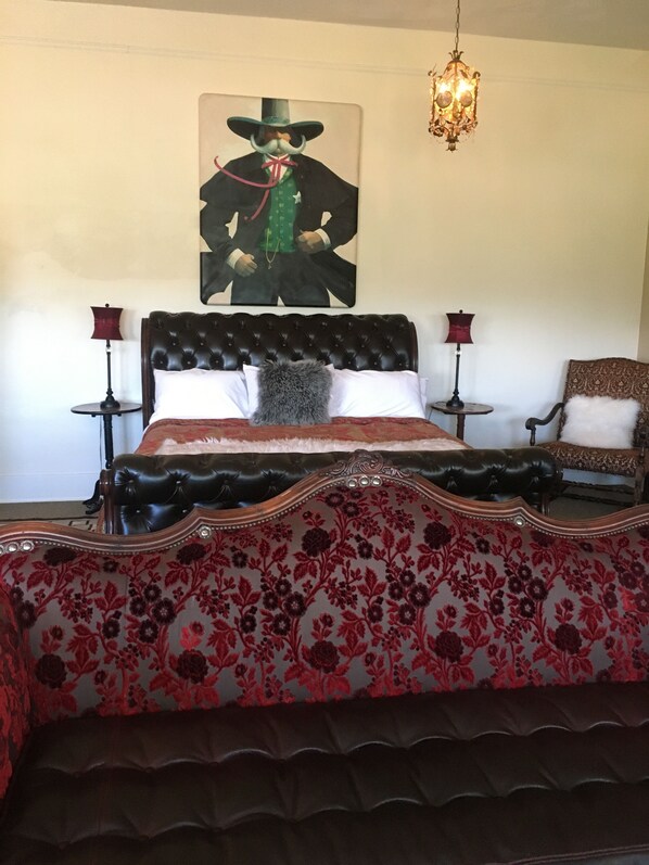 1 bedroom, in-room safe, free WiFi, bed sheets