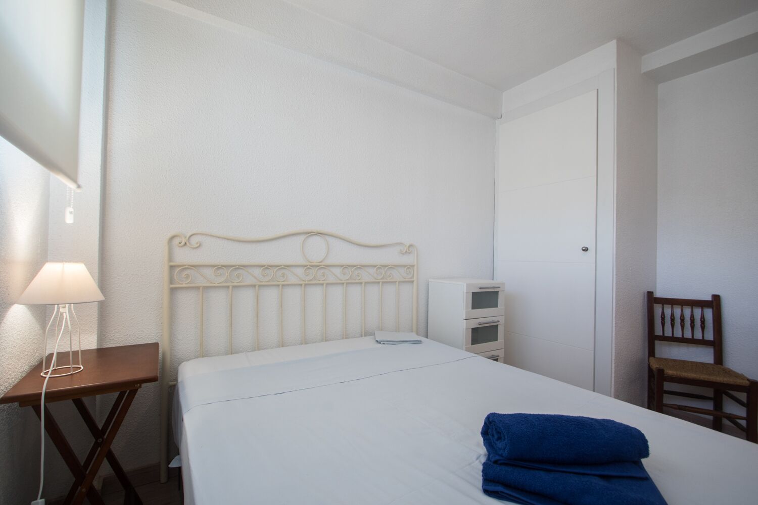 1 dormitorio y ropa de cama