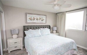 2 bedrooms, iron/ironing board, free WiFi, bed sheets - The Islander 216 Seasonal Complimentary Seasonal Beach Service - Heated Pool (Destin)