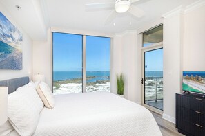 2 bedrooms, iron/ironing board, WiFi, bed sheets - T3 Luxury • Walk to Beach • Sleeps 6 - 3-1205 (Pensacola Beach)