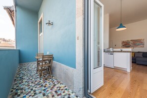 Outdoor dining - GuestReady - Modern stay in downtown Porto (Porto)