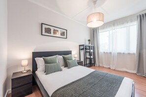 1 Schlafzimmer, Schreibtisch, Internetzugang, Bettwäsche