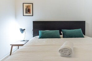 2 Schlafzimmer, Schreibtisch, Internetzugang, Bettwäsche