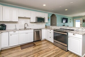 Fridge, microwave, oven, stovetop - Mama's Pride - 3BR Home on the Canal - Boat Dock & Sound Views! (Surf City)