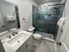 Combined shower/tub, towels - Wild Dunes near beach villa w/ waterway view, screened porch, updated baths! (Isle of Palms)