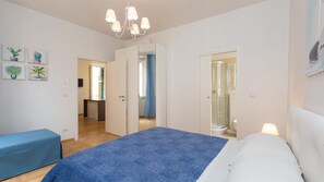 2 bedrooms, iron/ironing board, Internet, bed sheets