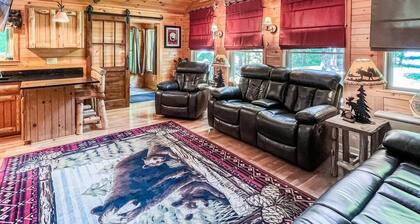 Whispering Pines - Old Forge, Hollywood Hills Cabin