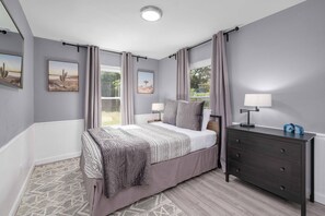 3 bedrooms, desk, iron/ironing board, travel cot