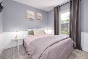 3 bedrooms, desk, iron/ironing board, travel cot