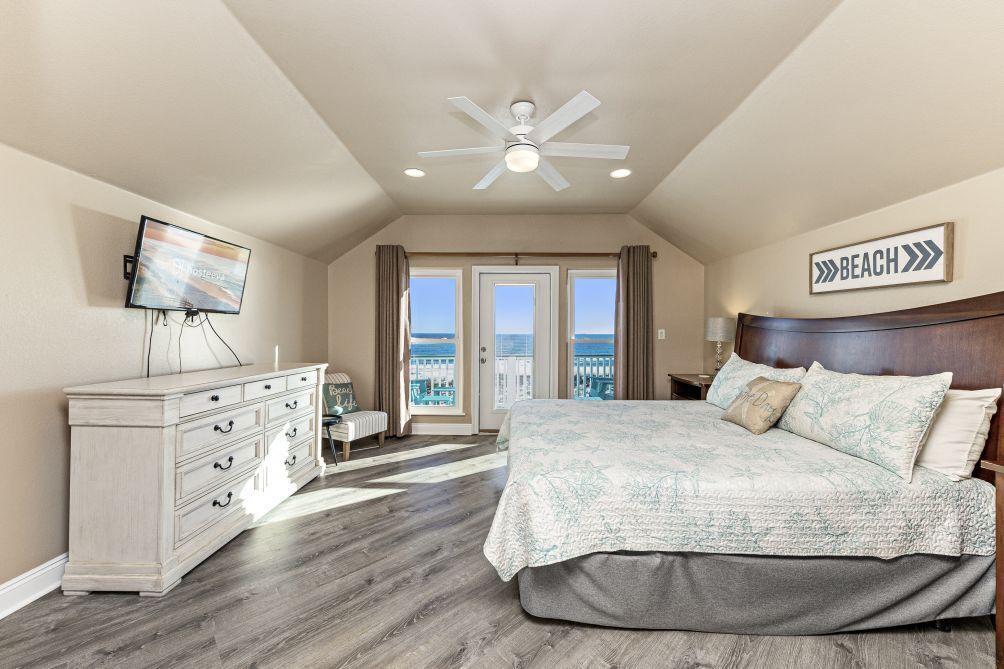 6 bedrooms, iron/ironing board, WiFi (free), bed sheets