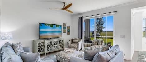 TV, fireplace
