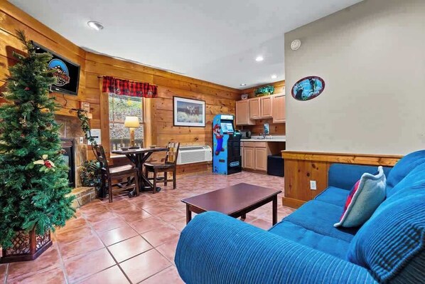 Smart TV, fireplace