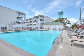 Pool - OW 9101 - Days Drift By: A cozy oceanview condo in Oak Island, perfect for families. (Oak Island)